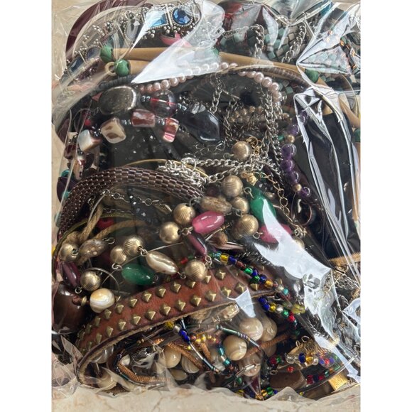 Mixed Jewelry Lot For Art & Craft Beads & Chains 3 Lbs 8 Oz Assorted Colors & Ma - Picture 13 of 13